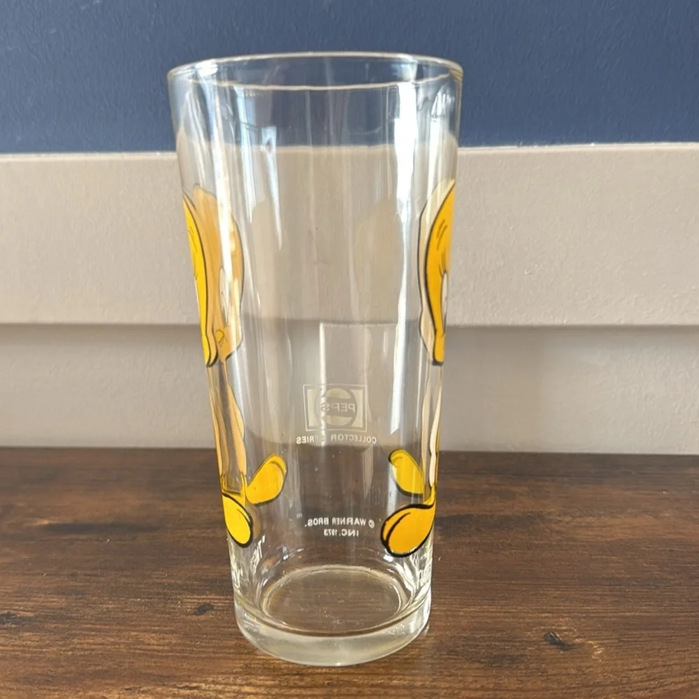 1973 Pepsi/Looney Tunes collectors series‎ soda glass featuring Tweety
